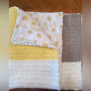 Handmade crochet double sided baby blanket !